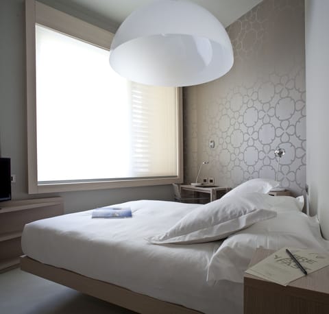 Classic Double Room | Premium bedding, down comforters, memory foam beds, minibar