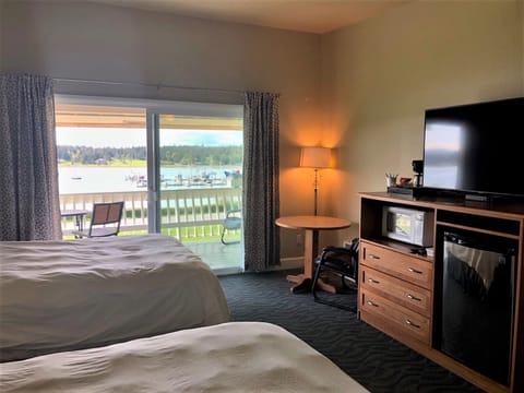 Coho Queen Room With Sunset Deck | Iron/ironing board, free WiFi, bed sheets