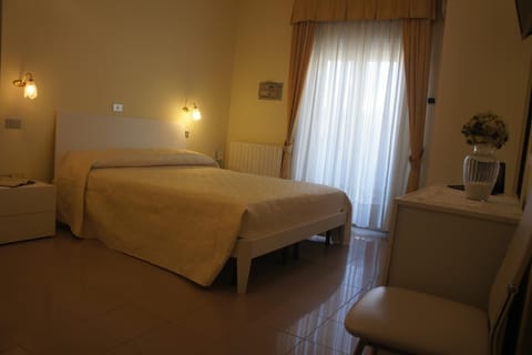 Classic Double Room | In-room safe, desk, rollaway beds, free WiFi