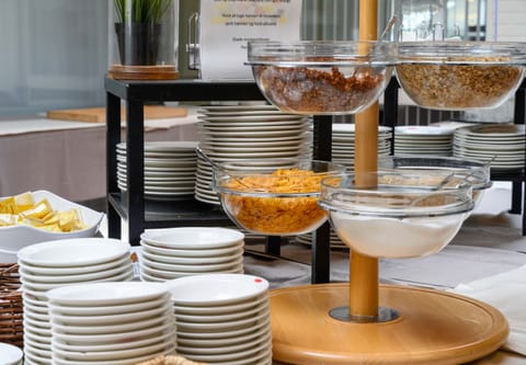 Free daily buffet breakfast