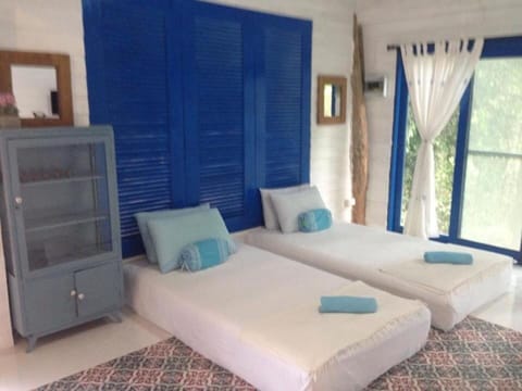 Soundproofing, free WiFi