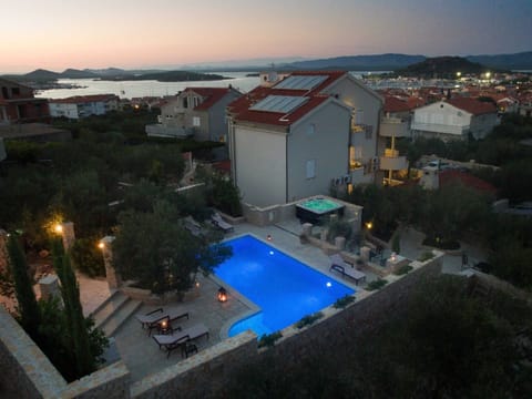 Indoor pool, outdoor pool