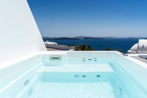 Blue Horizon Villa, outdoor Plunge Pool | Terrace/patio