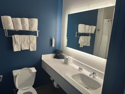 Room, 2 Queen Beds | Bathroom | Free toiletries, towels