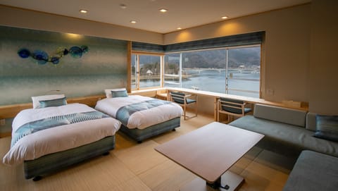 View bath Corner Room with Tatami and Lake View, Non Smoking | In-room safe, laptop workspace, cribs/infant beds, free WiFi