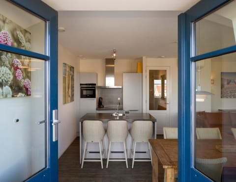 Apartment | Private kitchen | Kitchen islands