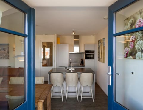 Apartment | Private kitchen | Kitchen islands