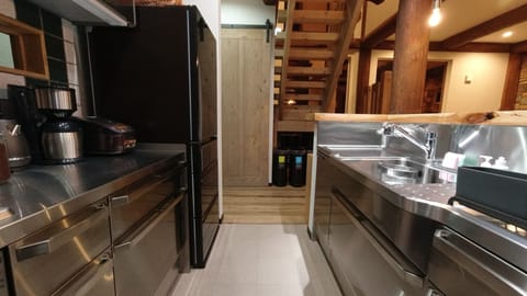 3 Bedroom Chalet | Private kitchen | Full-size fridge, microwave, stovetop, dishwasher