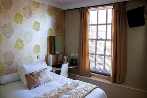 Standard Double Room, 1 Double Bed | Iron/ironing board