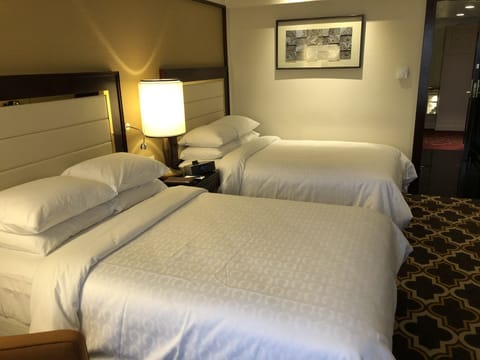 Room, 2 Twin Beds, Non Smoking | Premium bedding, Select Comfort beds, minibar, in-room safe