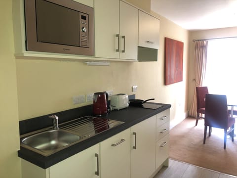 Garden Lodge, 2 Bedrooms, Kitchenette | Hypo-allergenic bedding, individually decorated, individually furnished