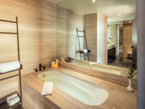 Suite, 1 King Bed (Master) | Bathroom | Shower, rainfall showerhead, eco-friendly toiletries, hair dryer