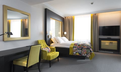 Superior Room, Non Smoking | Premium bedding, pillowtop beds, minibar, in-room safe