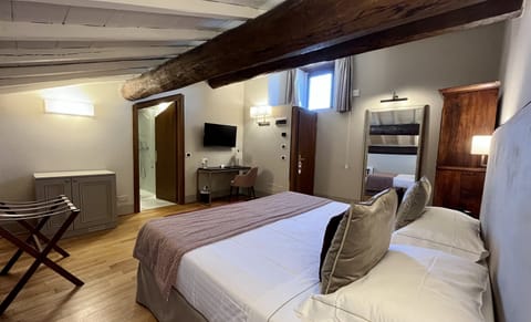 Economy Double Room | In-room safe, individually decorated, individually furnished, desk