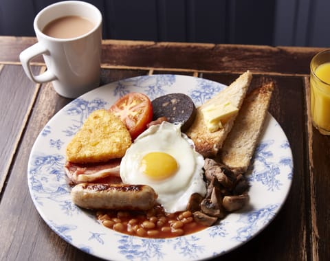Daily full breakfast (GBP 12 per person)