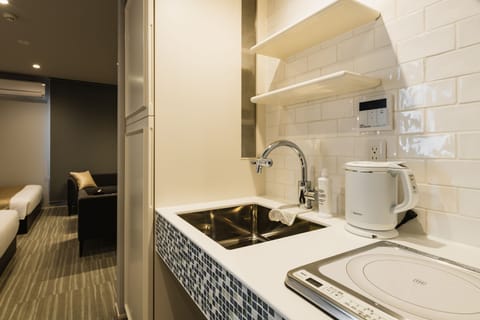 Superior Room, Non Smoking (C) | Private kitchenette | Fridge, microwave, stovetop, electric kettle