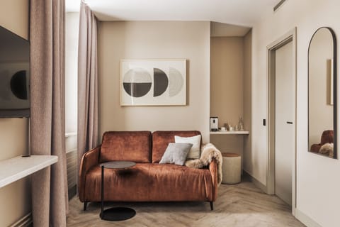 Family Room | Premium bedding, in-room safe, desk, free WiFi