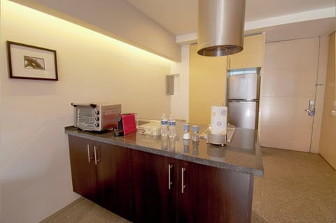 Superior Apartment, 2 Bedrooms, 2 Bathrooms | Private kitchen | Full-size fridge, microwave, oven, stovetop