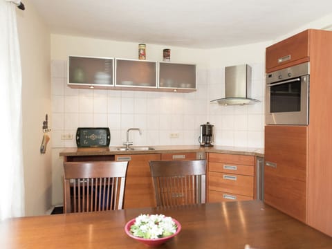 House | Private kitchen | Highchair