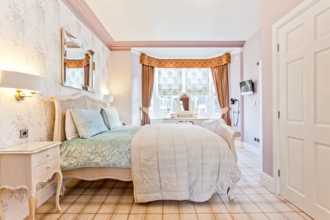 Suite, Balcony (Buttermere) | Premium bedding, pillowtop beds, in-room safe, individually decorated