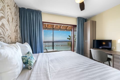 Suite, 2 Bedrooms, Ocean View | In-room safe, desk, laptop workspace, soundproofing