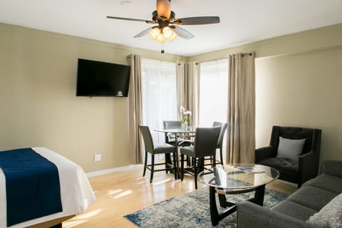 Downtown Jr Queen Suite with City View | Private kitchen | Fridge, microwave, freezer, paper towels