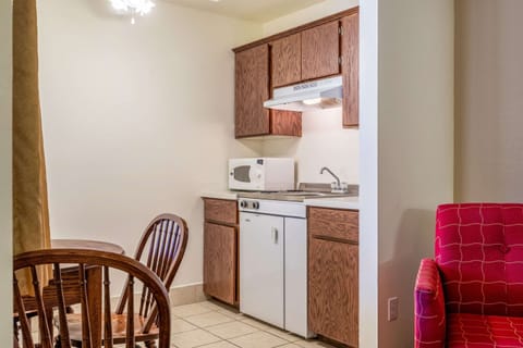 Room, 2 Queen Beds, Non Smoking | Private kitchenette | Mini-fridge, microwave