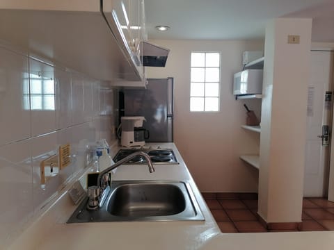 Premium Suite, 2 Bedrooms | Private kitchen