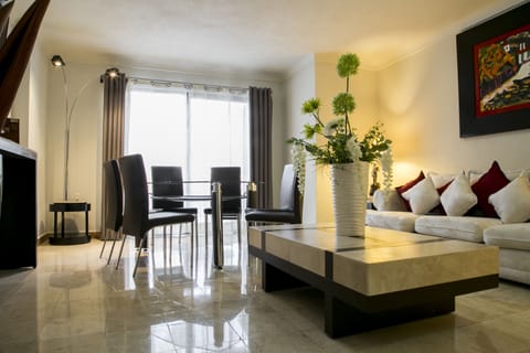 Suite (Master) | In-room safe, blackout drapes, iron/ironing board, free WiFi