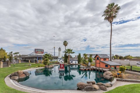 Seasonal outdoor pool