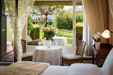 Junior Studio, Non Smoking, Mountain View | Egyptian cotton sheets, premium bedding, down comforters