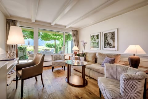 Junior Studio, Non Smoking, Mountain View | Egyptian cotton sheets, premium bedding, down comforters