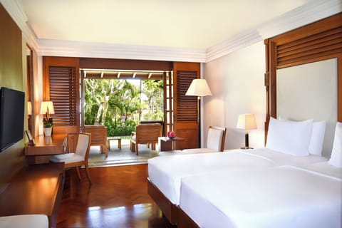 Palace Club Room with 2 single beds | Minibar, in-room safe, individually decorated, individually furnished