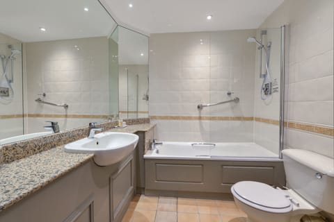 Combined shower/tub, eco-friendly toiletries, hair dryer, towels