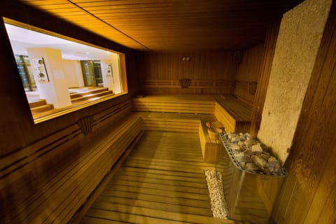 Couples treatment rooms, sauna, steam room, Turkish bath