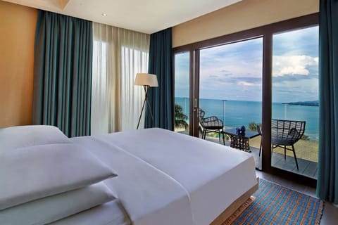 Suite, 1 King Bed, Ocean View (Hilltop) | Minibar, in-room safe, desk, laptop workspace