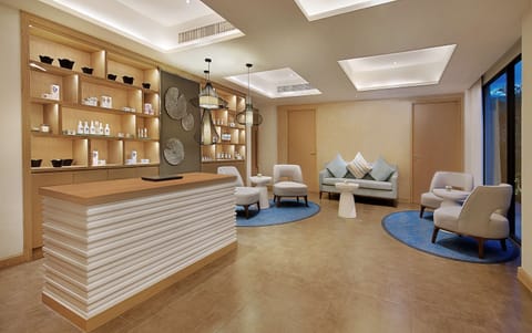 Couples treatment rooms, body treatments, aromatherapy