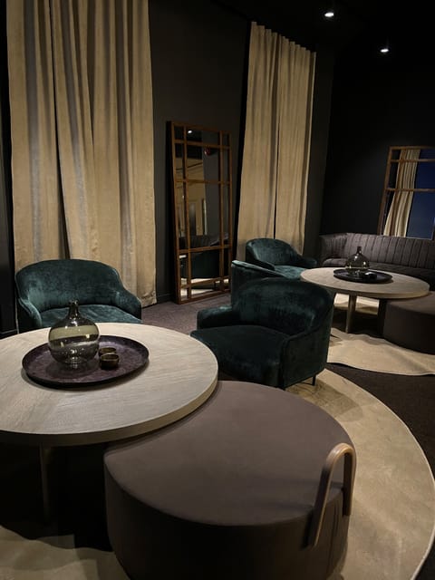 Dinner served, international cuisine, alfresco dining