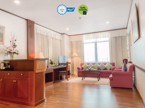 Executive Suite | Living area | LED TV