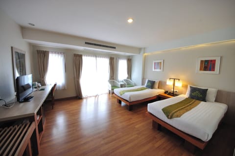 Grand Superior Room | Premium bedding, in-room safe, desk, blackout drapes