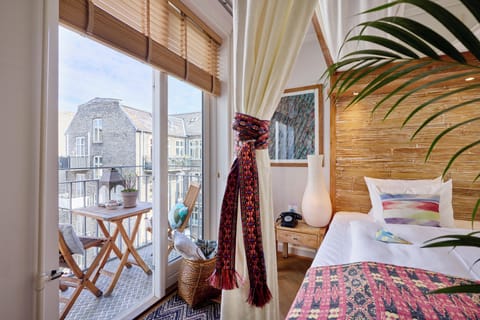 Superior Single Room | Premium bedding, in-room safe, free WiFi, bed sheets