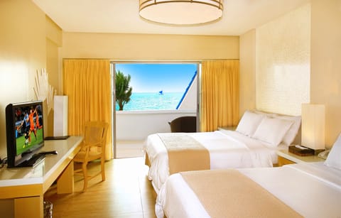 Executive Room, 2 Queen Beds | Minibar, in-room safe, desk, free WiFi