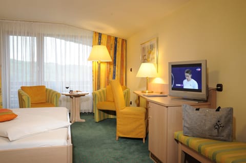 Classic Double Room | Hypo-allergenic bedding, minibar, in-room safe, individually decorated