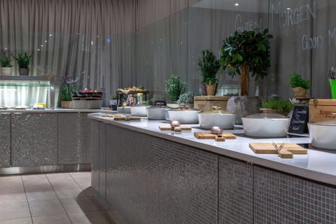 Daily buffet breakfast for a fee