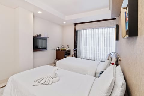 Deluxe Double Room | Premium bedding, minibar, in-room safe, individually furnished