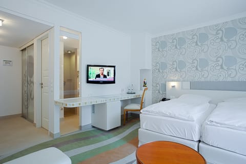 Double Room | Premium bedding, minibar, in-room safe, desk