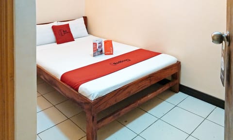 Double Room (Reddoorz) | Desk, free WiFi, bed sheets