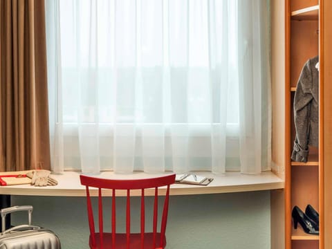 Standard Double Room, 1 Double Bed | Hypo-allergenic bedding, desk, soundproofing, iron/ironing board