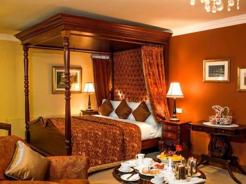 Four-Poster Suite | Premium bedding, in-room safe, individually decorated