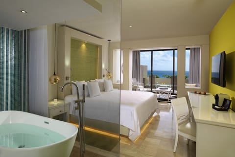 The Reserve Suite Sunset View Adults Only | Premium bedding, free minibar, in-room safe, desk